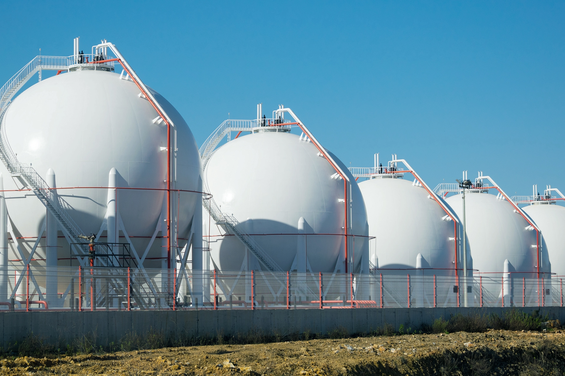 LNG tanks